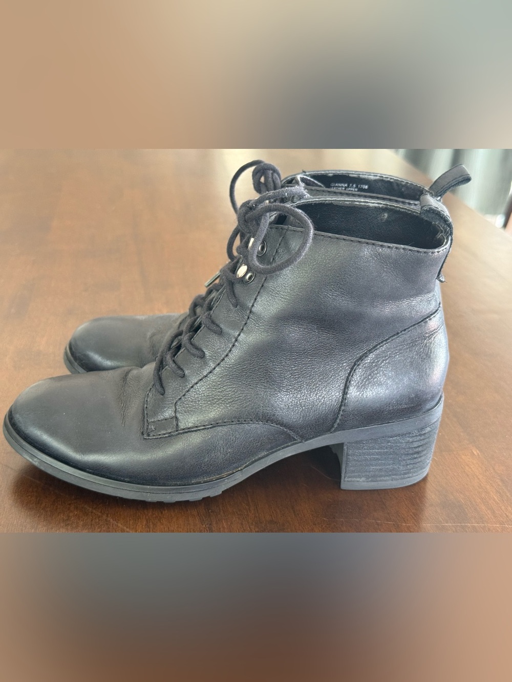 Tara M Gianna Black Leather Lace Up Ankle Boots Block Heel Women’s Size 7.5